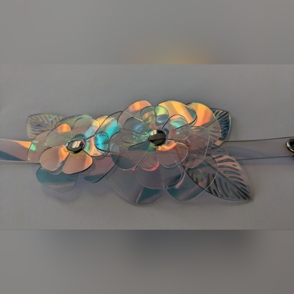 NWT IRIDESCENT FLOWER CHOKER - Picture 10 of 14